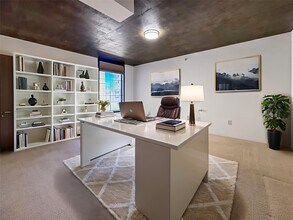 1005 S Shepherd Dr in Houston, TX - Foto de edificio - Building Photo