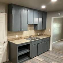 402 E Key Blvd in Midwest City, OK - Foto de edificio - Building Photo