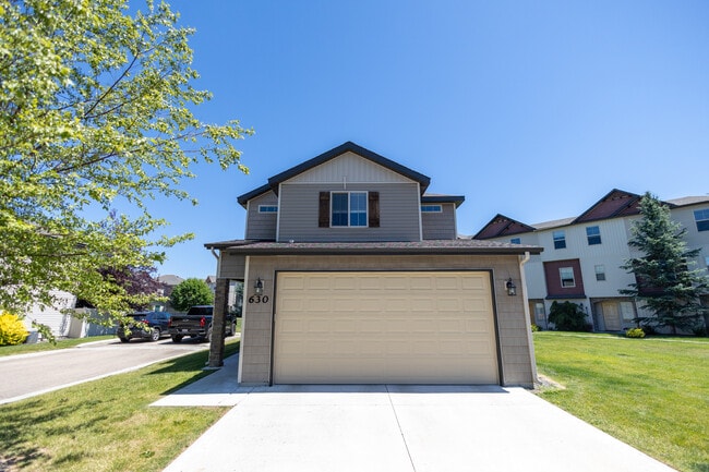 property at 630 S Grey Pine Ln
