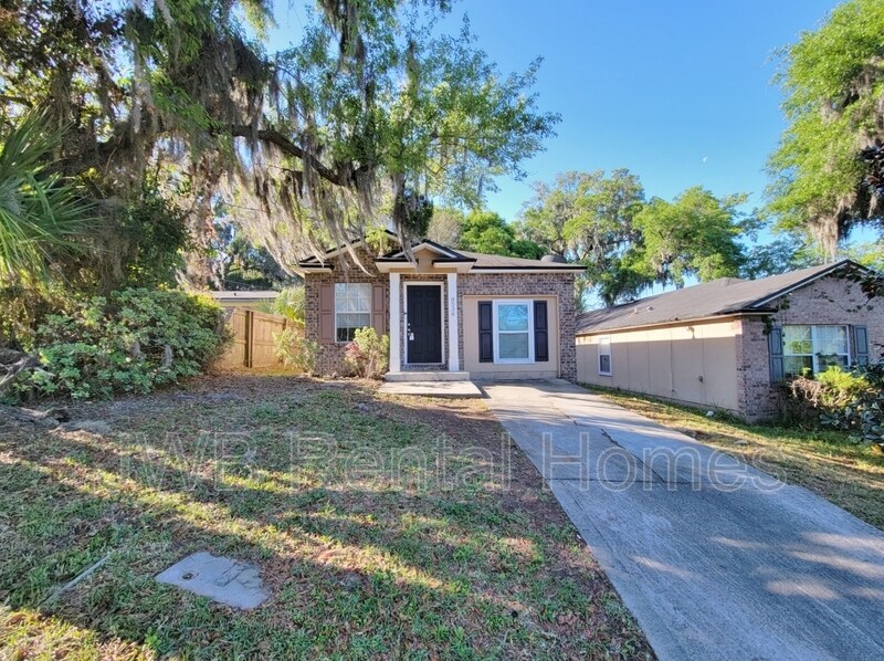 8538 Kona Ave in Jacksonville, FL - Building Photo