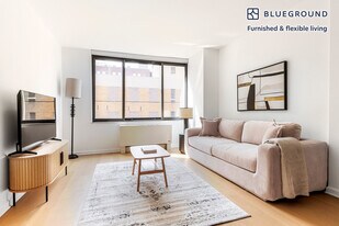 535 W 23rd St, Unit SI FL4-ID2044 in New York, NY - Building Photo