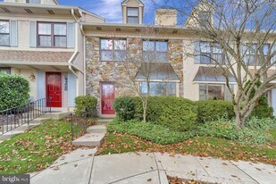10 Liberte Ln in Chesterbrook, PA - Building Photo