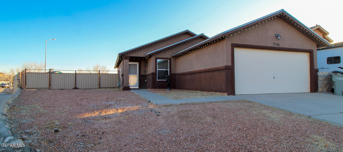 7356 Mesquite Sun Ln in El Paso, TX - Building Photo