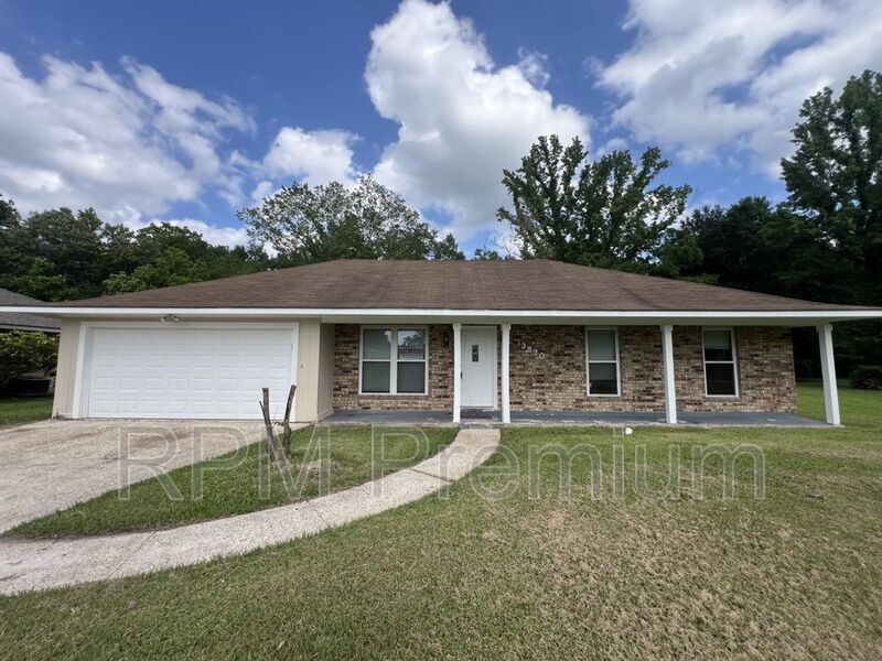13830 Felicity Dr in Baker, LA - Building Photo