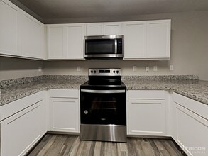 9268 Gibralter St in Spring Hill, FL - Building Photo - Building Photo