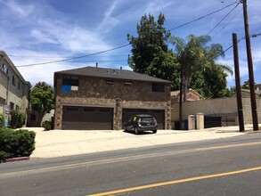 3192 Queensbury Dr in Los Angeles, CA - Building Photo - Building Photo