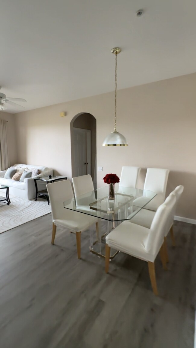 7123 Yacht Basin Ave, Unit #317 in Orlando, FL - Building Photo - Building Photo