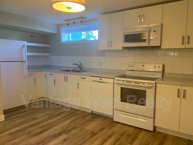 1291 Kelglen Crescent in Kelowna, BC - Building Photo - Building Photo