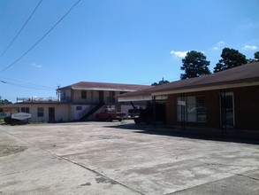 Breckenridge Apartments in Hope, AR - Building Photo - Building Photo