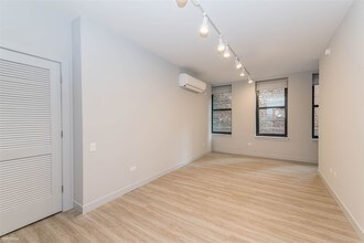 330 S Wells St in Chicago, IL - Building Photo - Building Photo