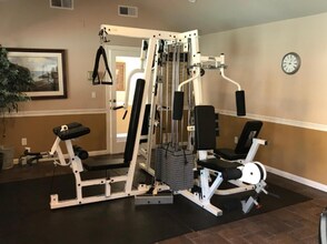 508 Woodside Oaks in Sacramento, CA - Building Photo - Building Photo