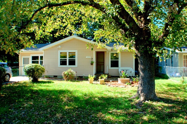 property at 1439 S W Ave