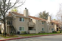 Building Photo - Cambridge Park Apartamentos in Sacramento, California