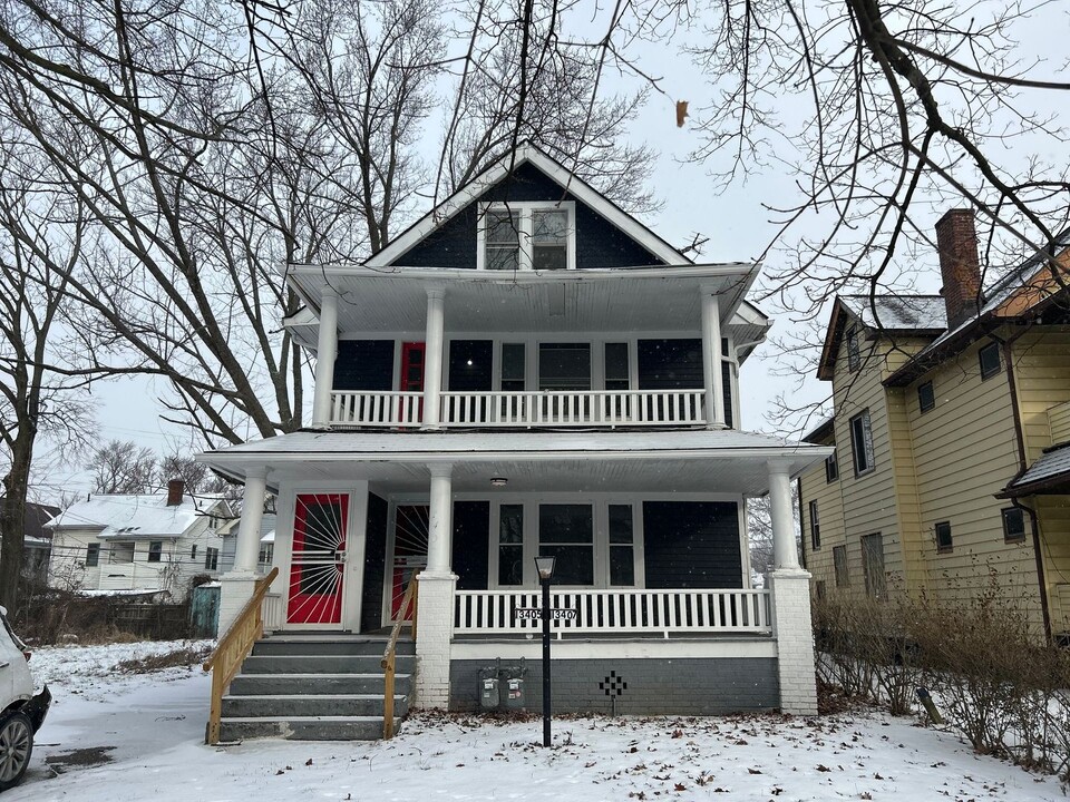 13405 Claiborne Rd in East Cleveland, OH - Building Photo