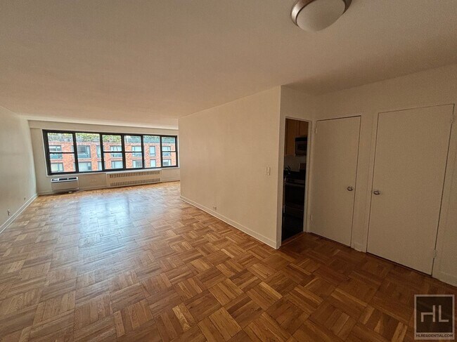 Fourth Avenue in New York, NY - Foto de edificio - Building Photo