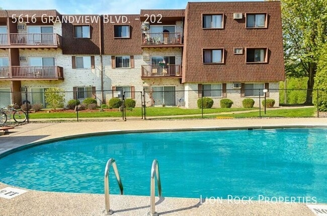 property at 5616 Grandview Blvd
