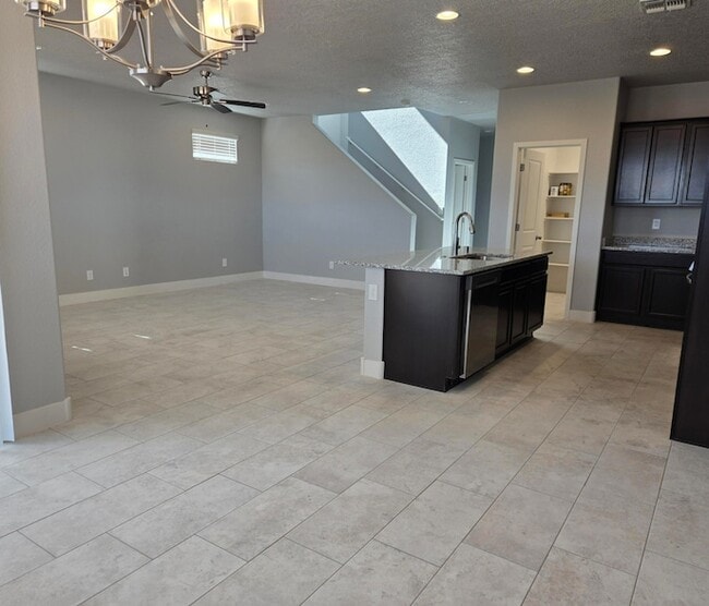 4030 Silver Springs Road NE in Rio Rancho, NM - Foto de edificio - Building Photo