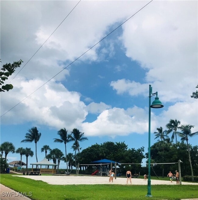 1200 Gulf Shore Blvd N