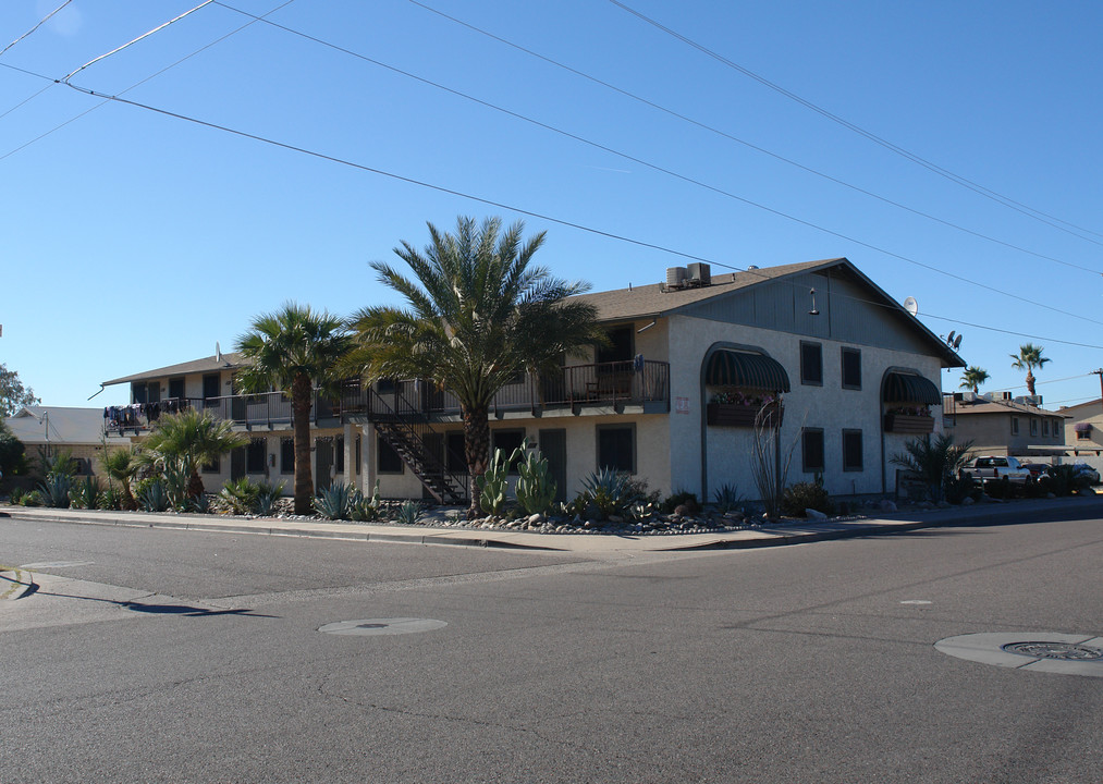 Dunlap Manor in Phoenix, AZ - Foto de edificio