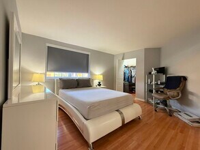 9725 Fontainebleau Blvd in Miami, FL - Building Photo - Building Photo