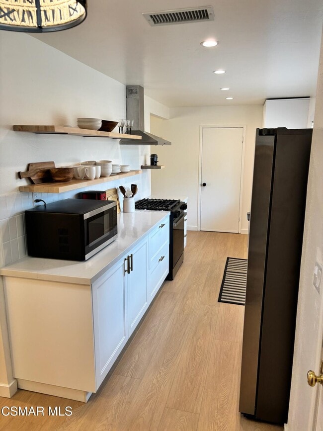 1095 Calle Jazmin in Thousand Oaks, CA - Building Photo - Building Photo