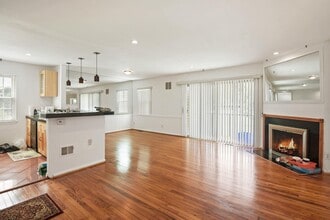 10400 Parthenon Ct in Bethesda, MD - Building Photo - Building Photo