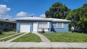1845 Sherman St in Hollywood, FL - Building Photo