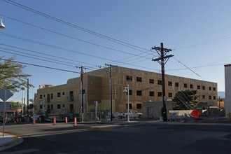 The Carlisle in Albuquerque, NM - Building Photo - Building Photo