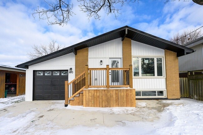 property at 40 Westaway Pl