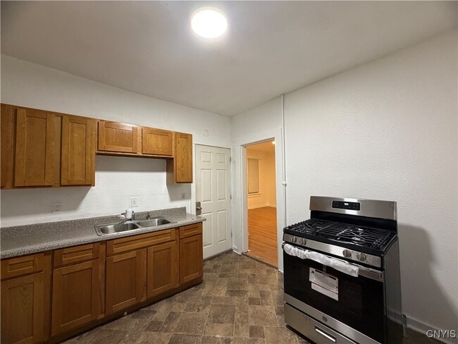 1208 City St in Utica, NY - Building Photo - Building Photo