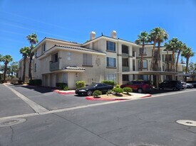 7189 S Durango Dr in Las Vegas, NV - Building Photo