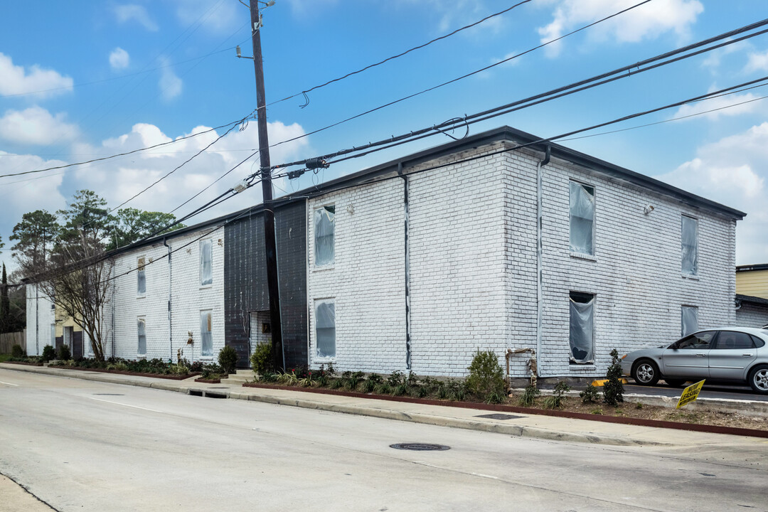 Candlelight Estates in Houston, TX - Building Photo