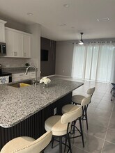 6212 Dry Tortugas Dr in Sarasota, FL - Foto de edificio - Building Photo