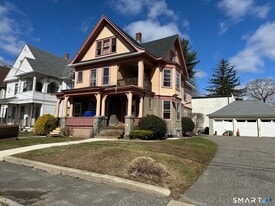 20 Taylor St in Torrington, CT - Building Photo