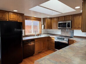 6150 E Sarazen St SE in Olympia, WA - Building Photo - Building Photo