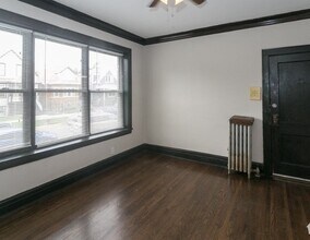 3825 N Drake Ave, Unit 2 in Chicago, IL - Foto de edificio - Building Photo