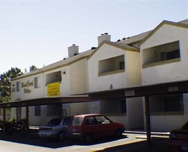 The Bellevue Apartments in Henderson, NV - Building Photo - Building Photo