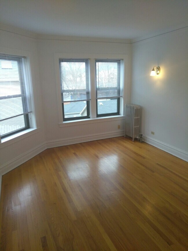 1909 W Larchmont Ave in Chicago, IL - Building Photo - Building Photo