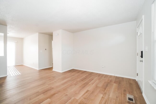 5761 Ricardo Dr in Galloway, OH - Building Photo - Building Photo