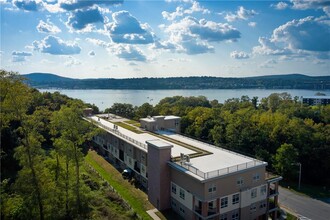 30 Beekman St in Beacon, NY - Foto de edificio - Building Photo