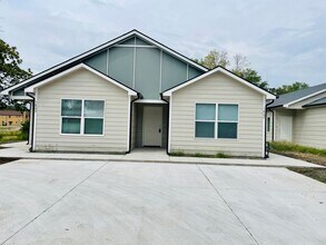 1520 N Madison Ave in Wichita, KS - Building Photo - Building Photo