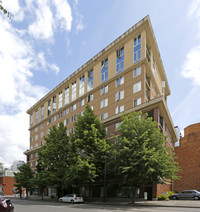 St. James in Portland, OR - Foto de edificio - Building Photo