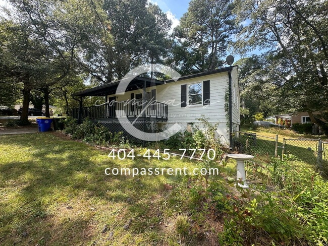 property at 3228 White Oak Cir
