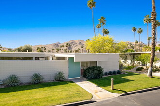 157 Desert Lakes Dr in Palm Springs, CA - Building Photo - Building Photo