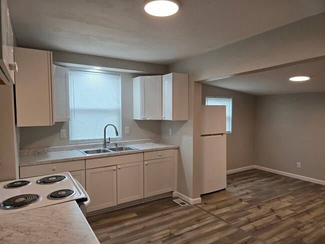 property at 207 Hidell Rd