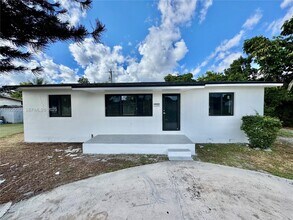 15300 NW 32nd Ave in Opa Locka, FL - Building Photo - Building Photo