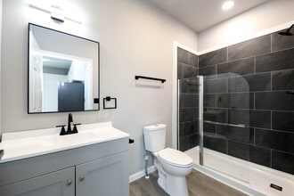 1006 Pocahontas Ave, Unit 1006 Unit 302 in Staunton, VA - Building Photo - Building Photo