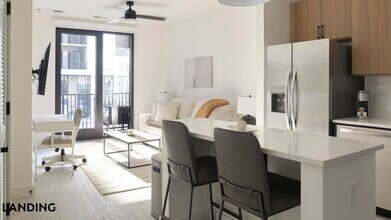 1007 S Mint St, Unit 831 in Charlotte, NC - Building Photo - Building Photo