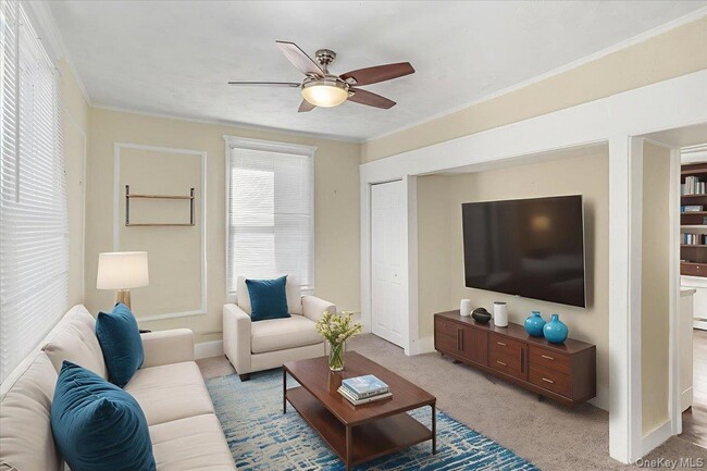 35 Lake Ave in Saint James, NY - Building Photo - Building Photo