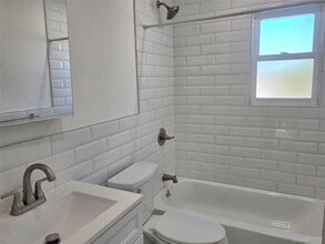 118-38 219th St in Queens, NY - Building Photo - Building Photo